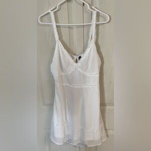Beautiful coquette h&m white sun dress new with tag worn it only for display